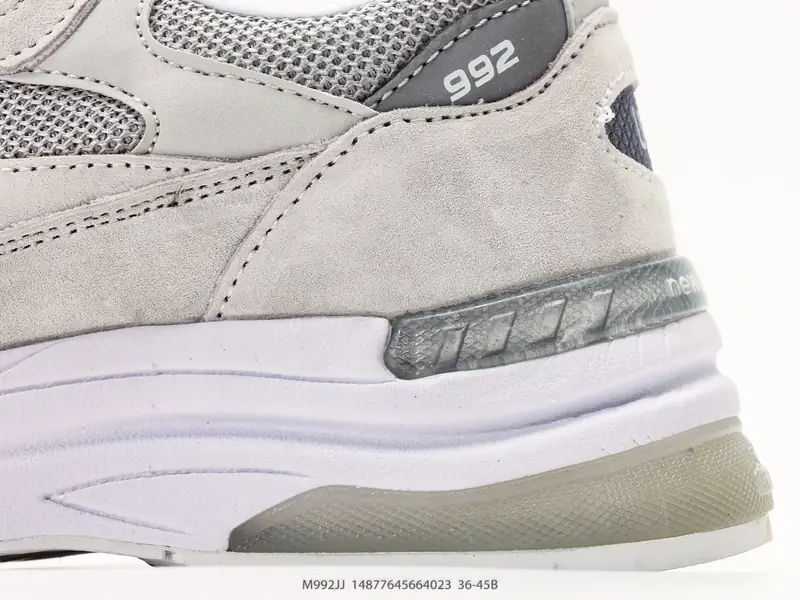 New Balance Sepatu Olahraga Retro Serbaguna Klasik M992JJ #14877645664023